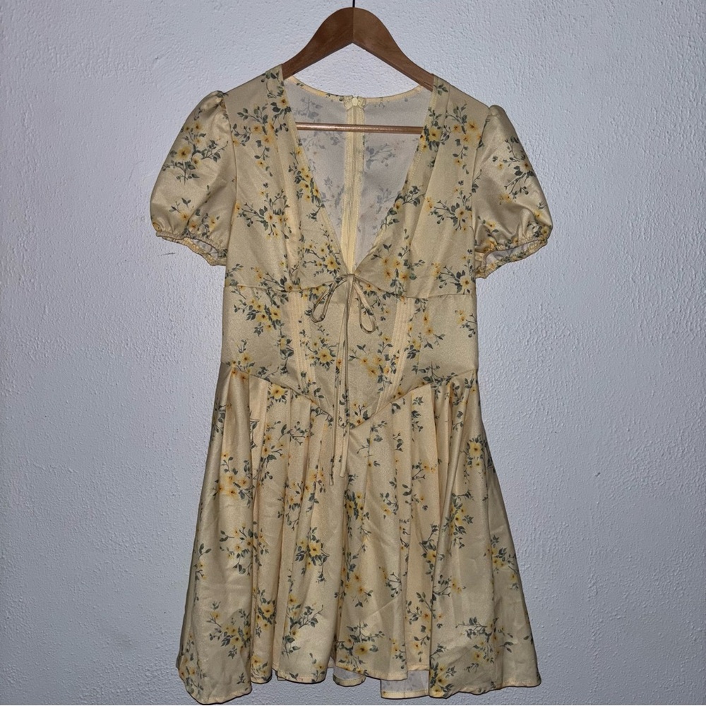 Yellow Puff Sleeve Mini Sundress with Plunge Neckline - Picture 5 of 6